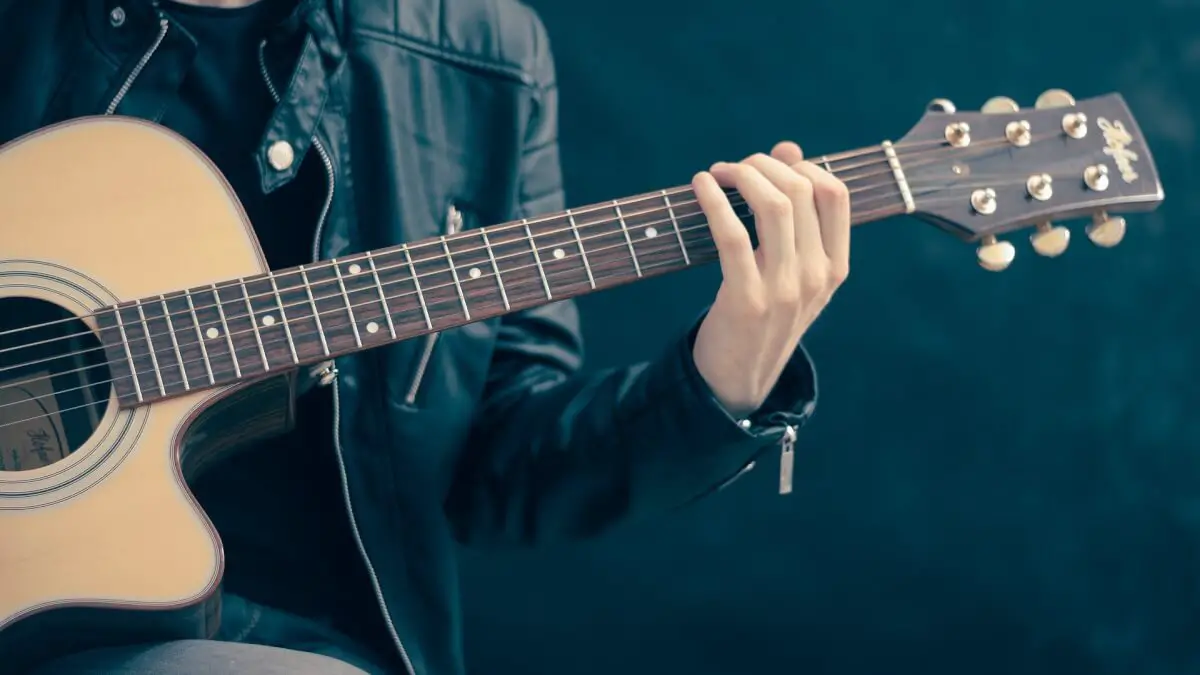 Inkludera din gitarr i festen